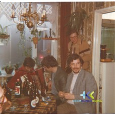 Carnaval 1979 Klaproosstraat na hetstraatversieren Coll. Lamers - Hendriks
